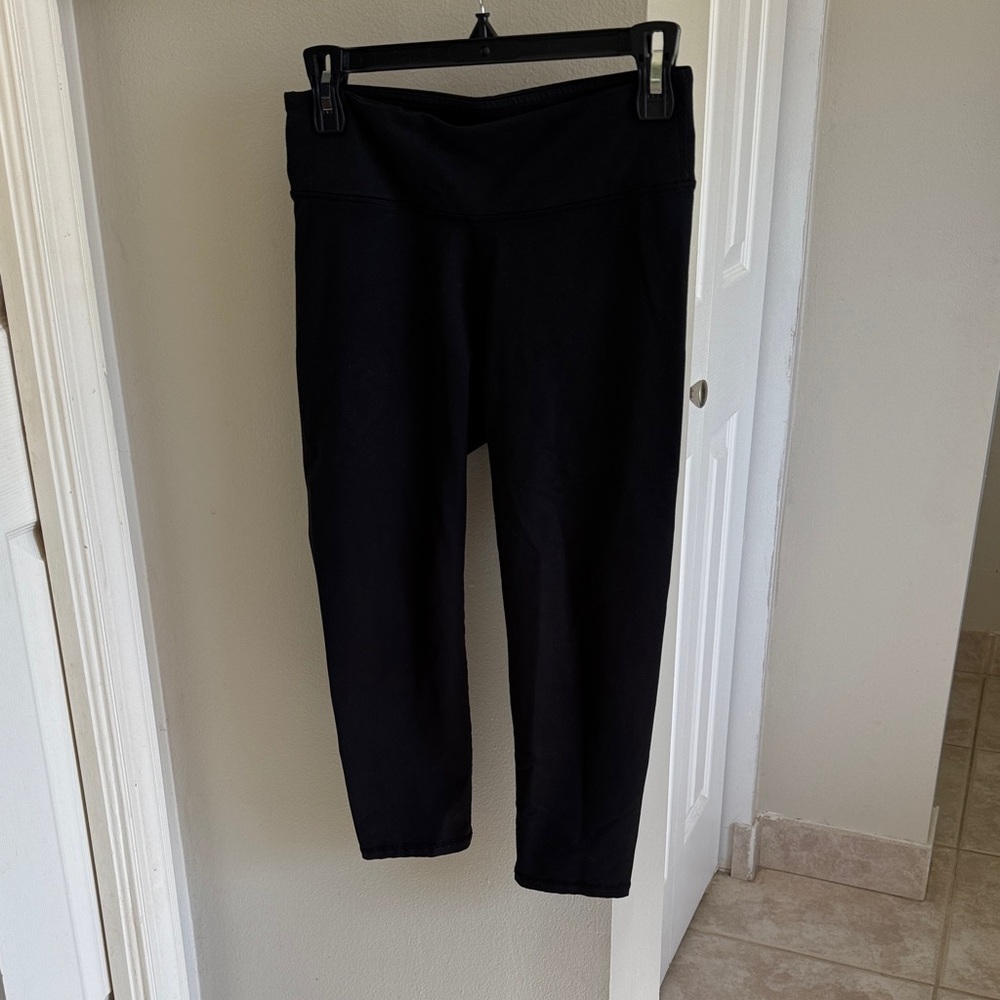 Fabletics Black Cropped Leggings